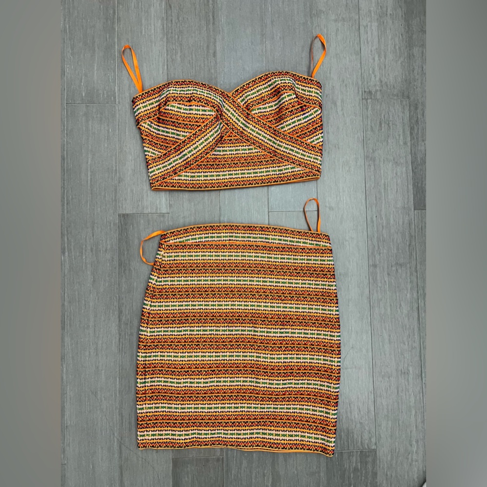 Wow Couture. Orange mixed set. Size medium.